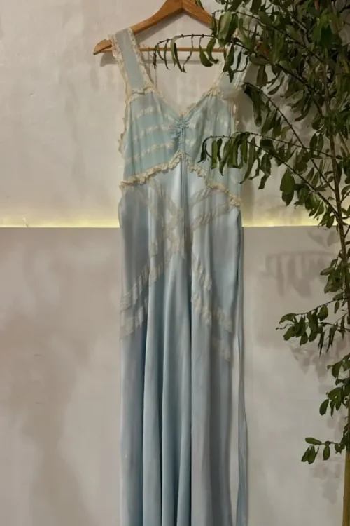 Vestido azul encaje valenciene pecho beige - Prendas Vintage Mathilde