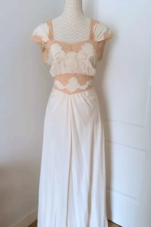 Vestido beige sesión Orfila - Prendas Vintage Mathilde