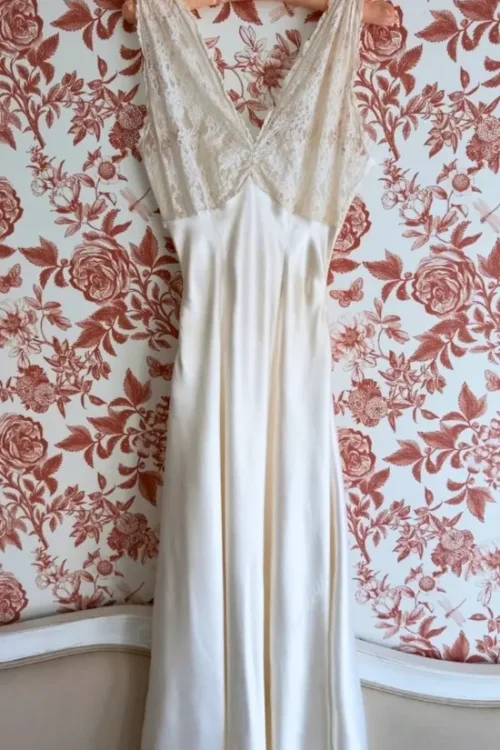 Antiguo vestido lencero blanco - Prendas Vintage Mathilde
