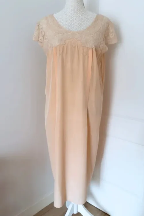 Vestido Camisón seda rosa con encajes - Prendas Vintage Mathilde