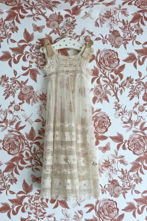 Vestido flores bajo tul bordado - Prendas Vintage Mathilde
